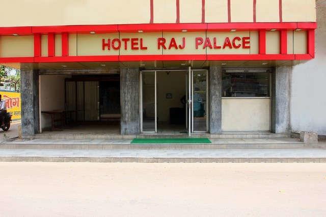奥拉奇哈 Raj Palace酒店 外观 照片
